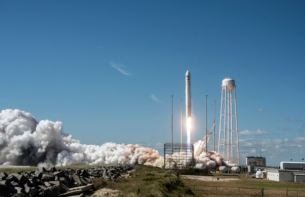 NASA Hails Private Cygnus Spacecraft's 'Picture Perfect' 1st Launch to Station